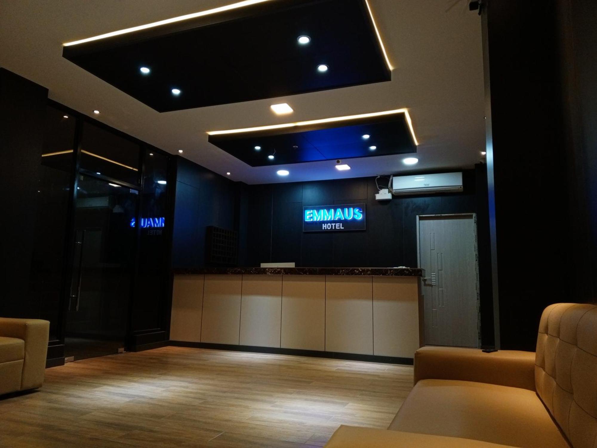 Emmaus Condotel อังเฮเลส ภายนอก รูปภาพ